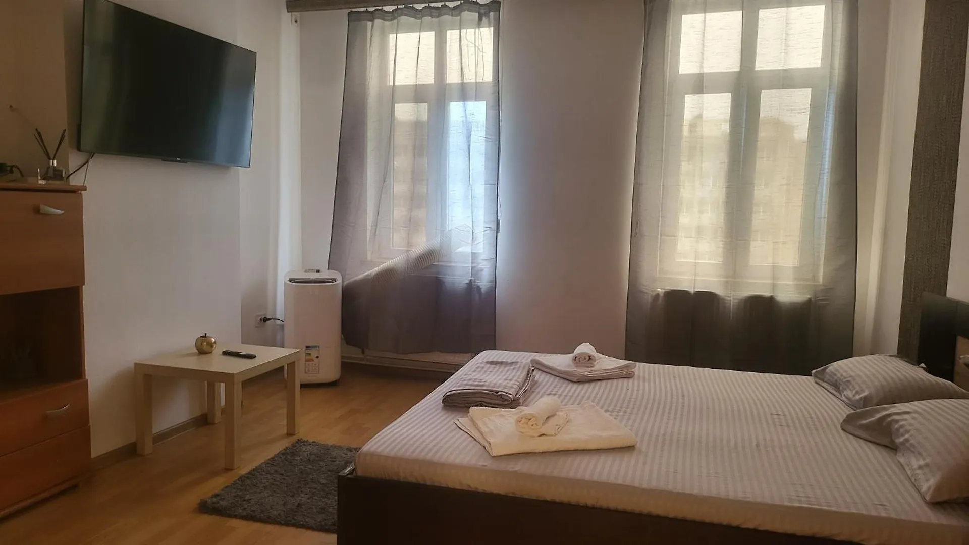 Aparthotel Yanis Bükreş 0*,